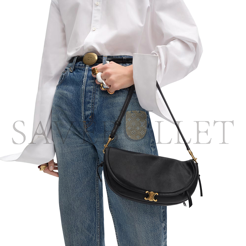 ce1i*e little halfmoon soft triomphe in S*pple shiny lambskin l10373778.38no (25*13*5cm)